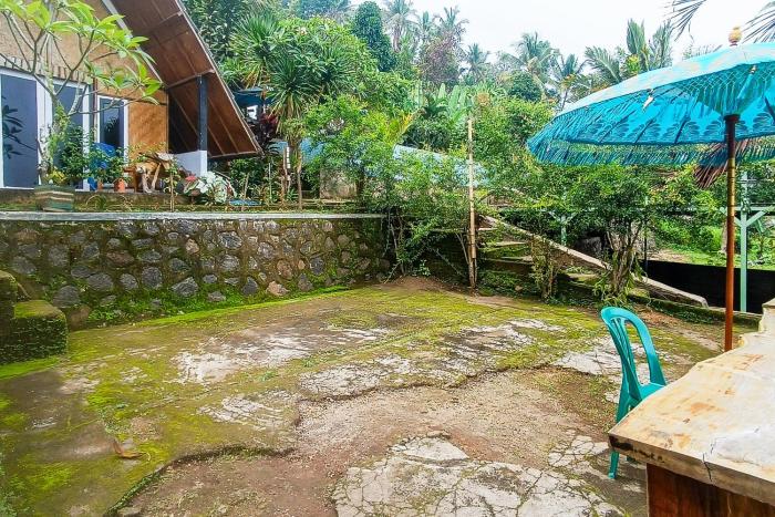 rejeng bungalow near gangga waterfall lombok