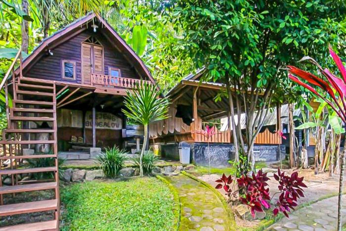 rejeng bungalow near gangga waterfall lombok