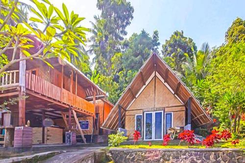 rejeng bungalow near gangga waterfall lombok