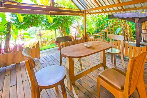 rejeng bungalow near gangga waterfall lombok