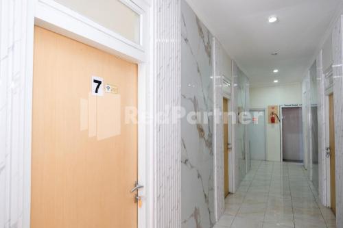 oma uti syariah mitra reddoorz near stasiun lempuyangan