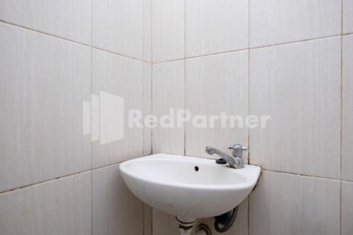 oma uti syariah mitra reddoorz near stasiun lempuyangan
