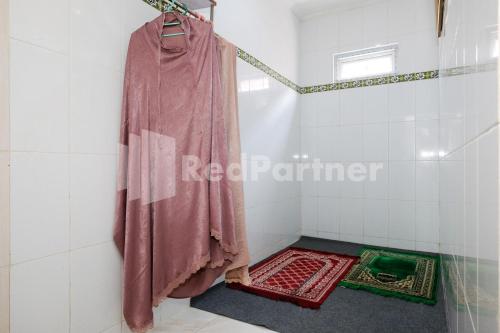 oma uti syariah mitra reddoorz near stasiun lempuyangan