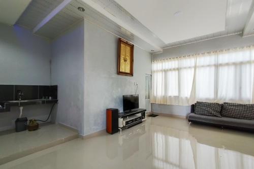 reddoorz jalan ujung aji berastagi