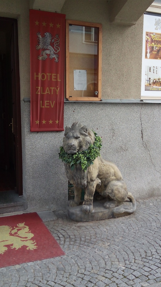 hotel zlaty lev zatec