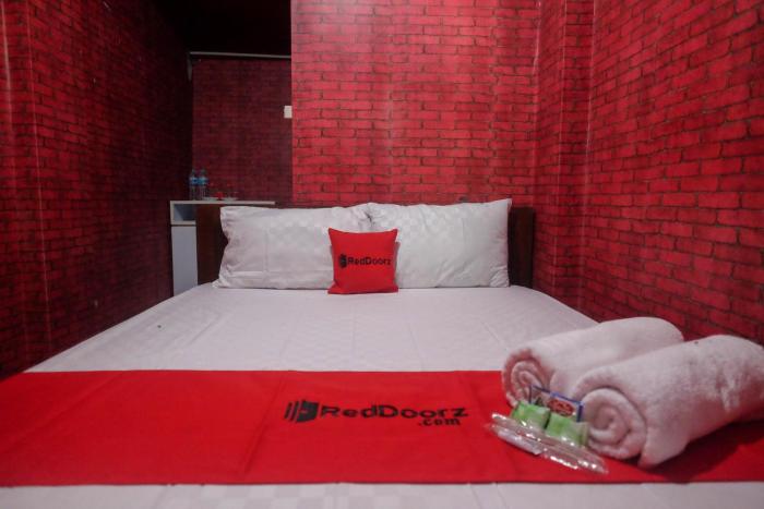 reddoorz syariah near gerbang dieng 2