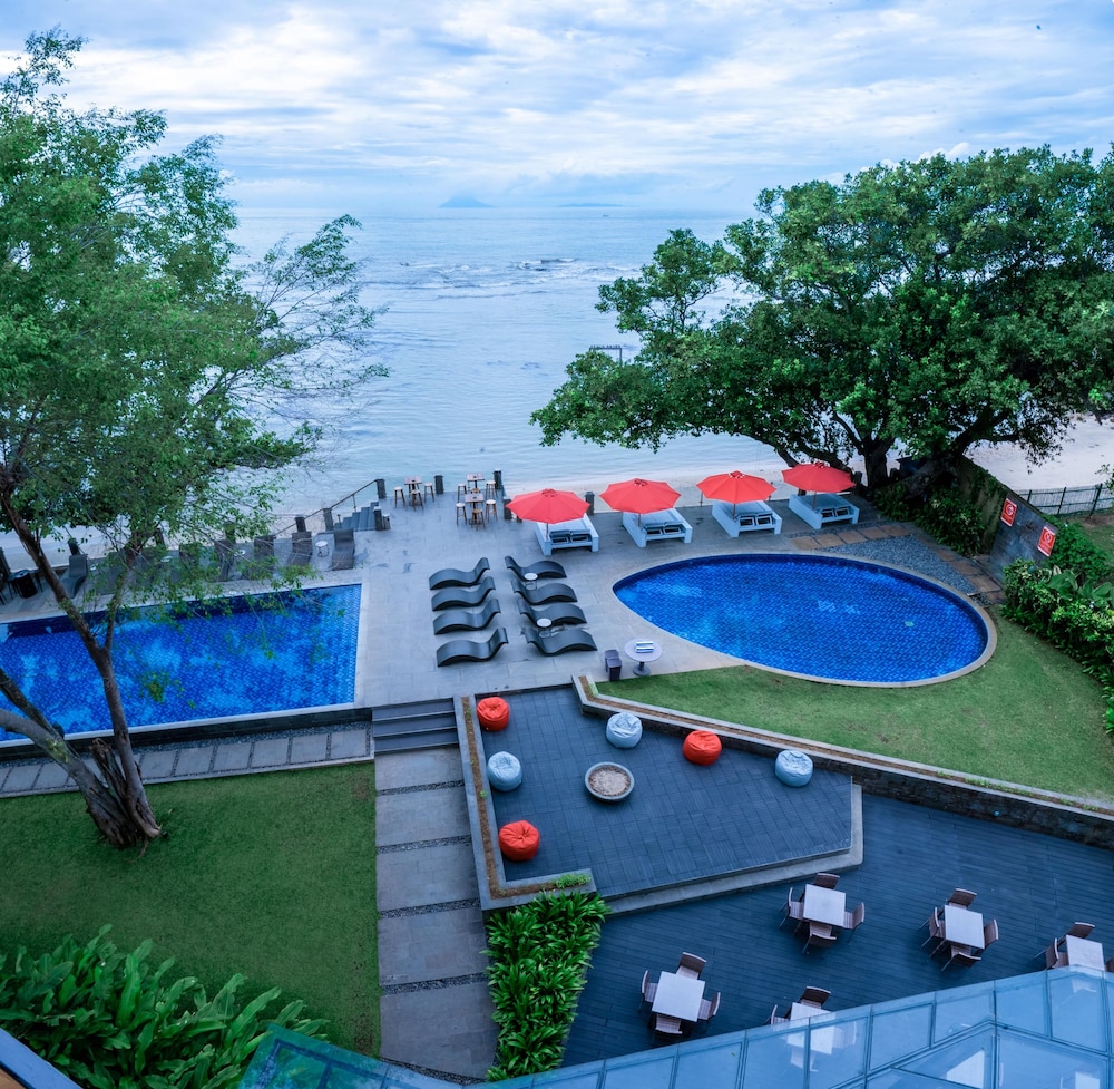 aston anyer beach hotel