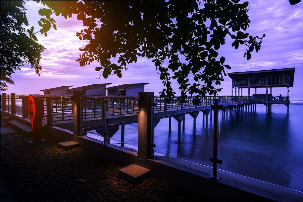 aston anyer beach hotel