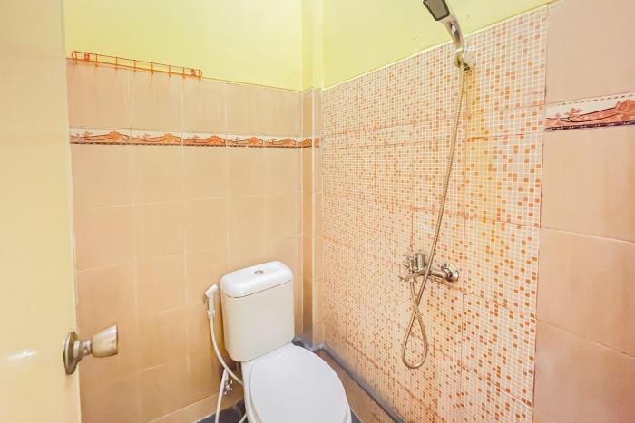 sion homestay mitra reddoorz near terminal kertajaya mojokerto