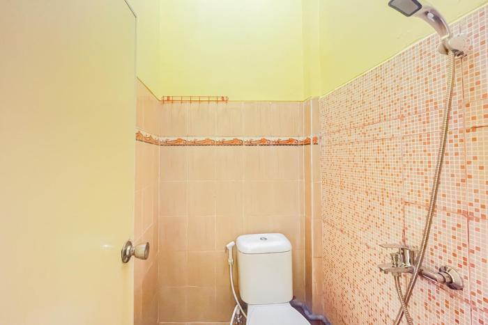sion homestay mitra reddoorz near terminal kertajaya mojokerto