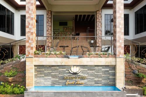 urbanview grand lotus hotel by reddoorz