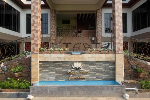 Urbanview Grand Lotus Hotel By Reddoorz,,3 star