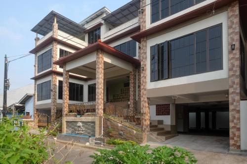 urbanview grand lotus hotel by reddoorz