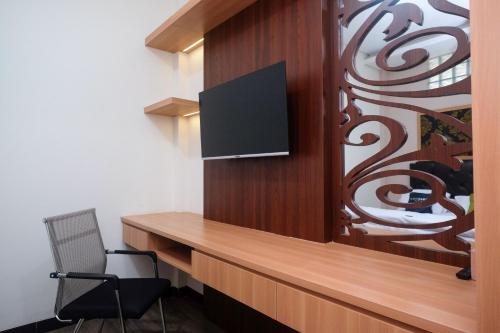 urbanview grand lotus hotel by reddoorz