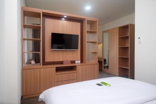 urbanview grand lotus hotel by reddoorz