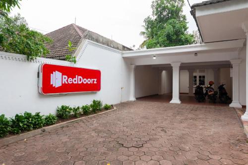 reddoorz kemang dalam