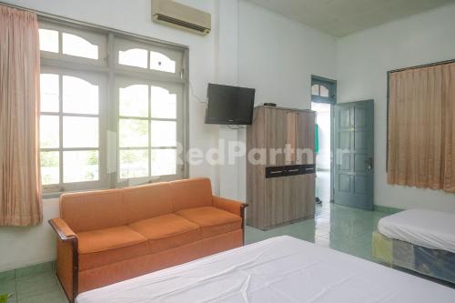 camila living yogyakarta redpartner
