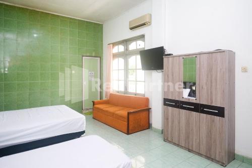 camila living yogyakarta redpartner