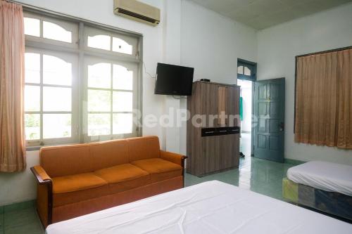 camila living yogyakarta redpartner