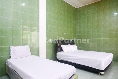 camila living yogyakarta redpartner