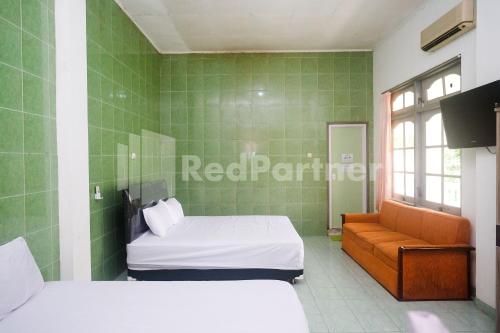 camila living yogyakarta redpartner