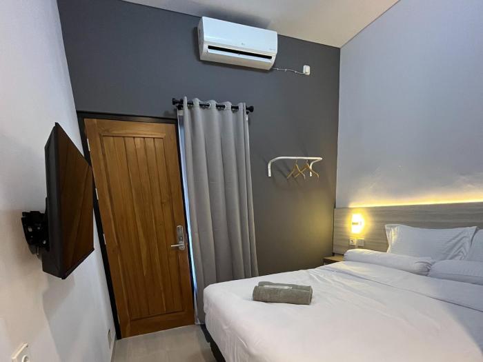 kaira room guest house syariah mitra reddoorz