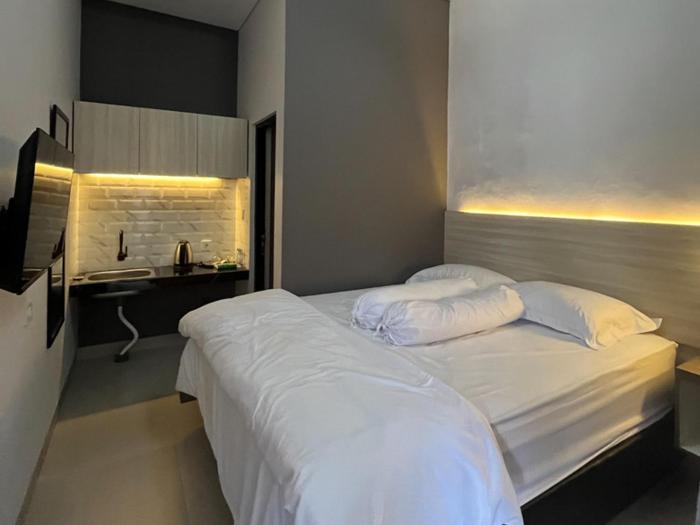 kaira room guest house syariah mitra reddoorz