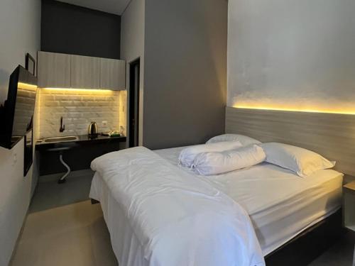 kaira room guest house syariah mitra reddoorz