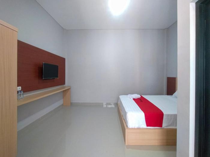 reddoorz syariah near alun alun tegal 2