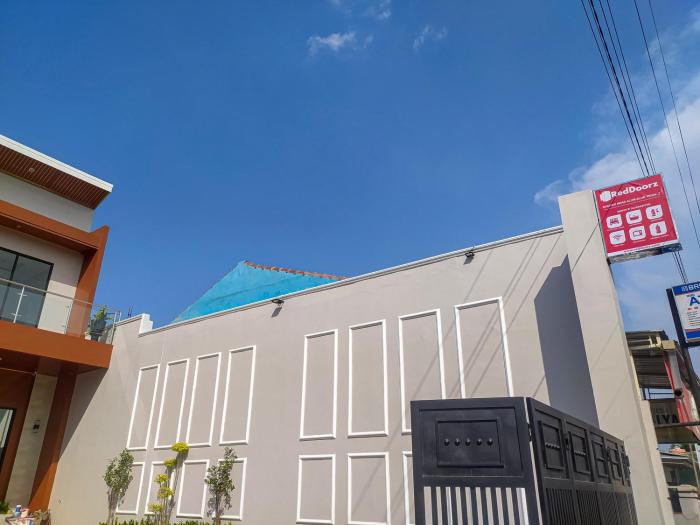 reddoorz syariah near alun alun tegal 2