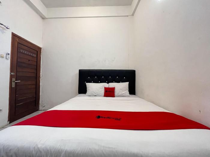 reddoorz syariah falisha umy