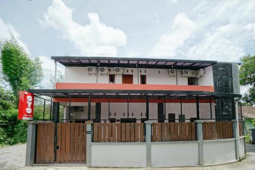 reddoorz syariah falisha umy