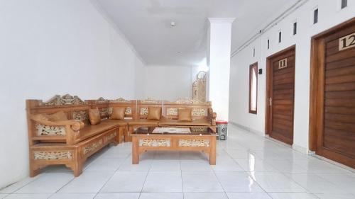 reddoorz syariah falisha umy