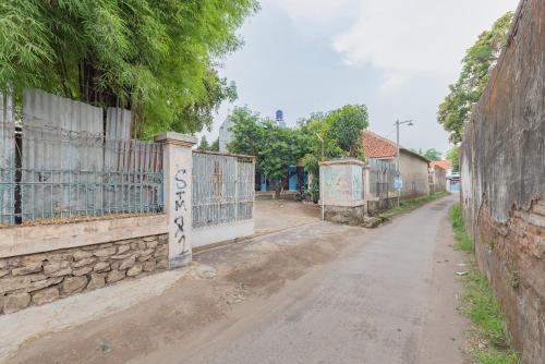reddoorz syariah near alun alun palimanan