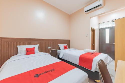 reddoorz syariah near alun alun palimanan