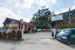 as resto cafe and hotel mitra reddoorz