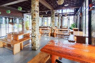 as resto cafe and hotel mitra reddoorz