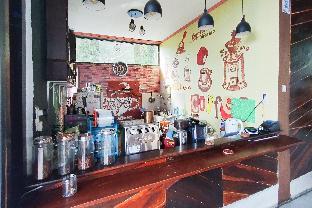 as resto cafe and hotel mitra reddoorz