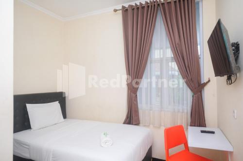 griya loka 2 syariah near simpang lima mitra reddoorz