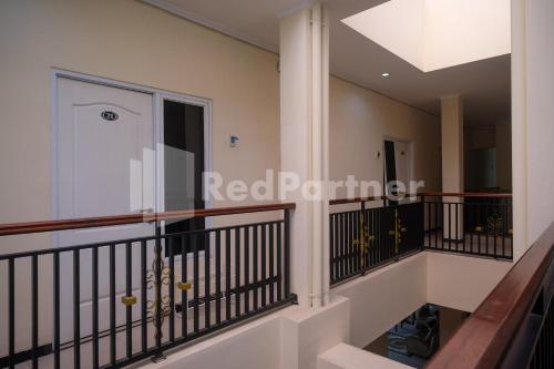 griya loka 2 syariah near simpang lima mitra reddoorz