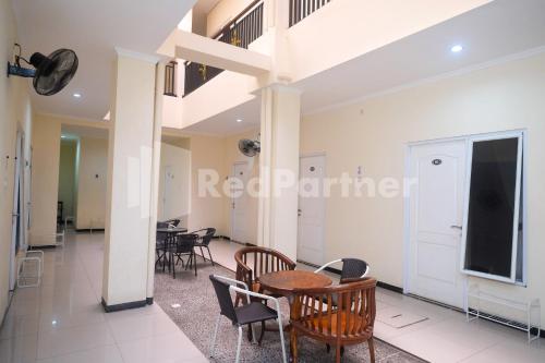 griya loka 2 syariah near simpang lima mitra reddoorz