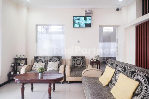 griya loka 2 syariah near simpang lima mitra reddoorz