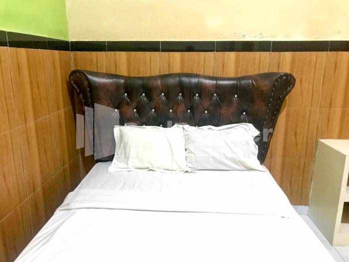 lh101 guest house syariah near makam sunan bonang redpartner