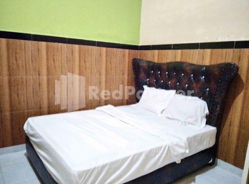 lh101 guest house syariah near makam sunan bonang redpartner