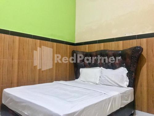 Lh101 Guest House Syariah Near Makam Sunan Bonang Redpartner,,2 star