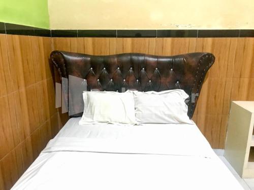 lh101 guest house syariah near makam sunan bonang redpartner