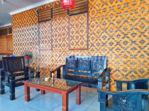 lh101 guest house syariah near makam sunan bonang redpartner