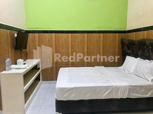 lh101 guest house syariah near makam sunan bonang redpartner