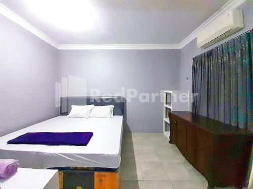 lh101 guest house syariah near makam sunan bonang redpartner