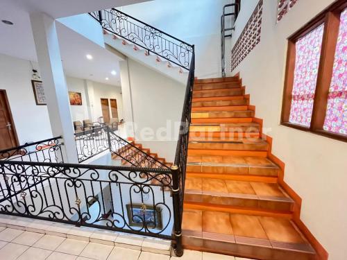 nirvana inn seturan mitra reddoorz